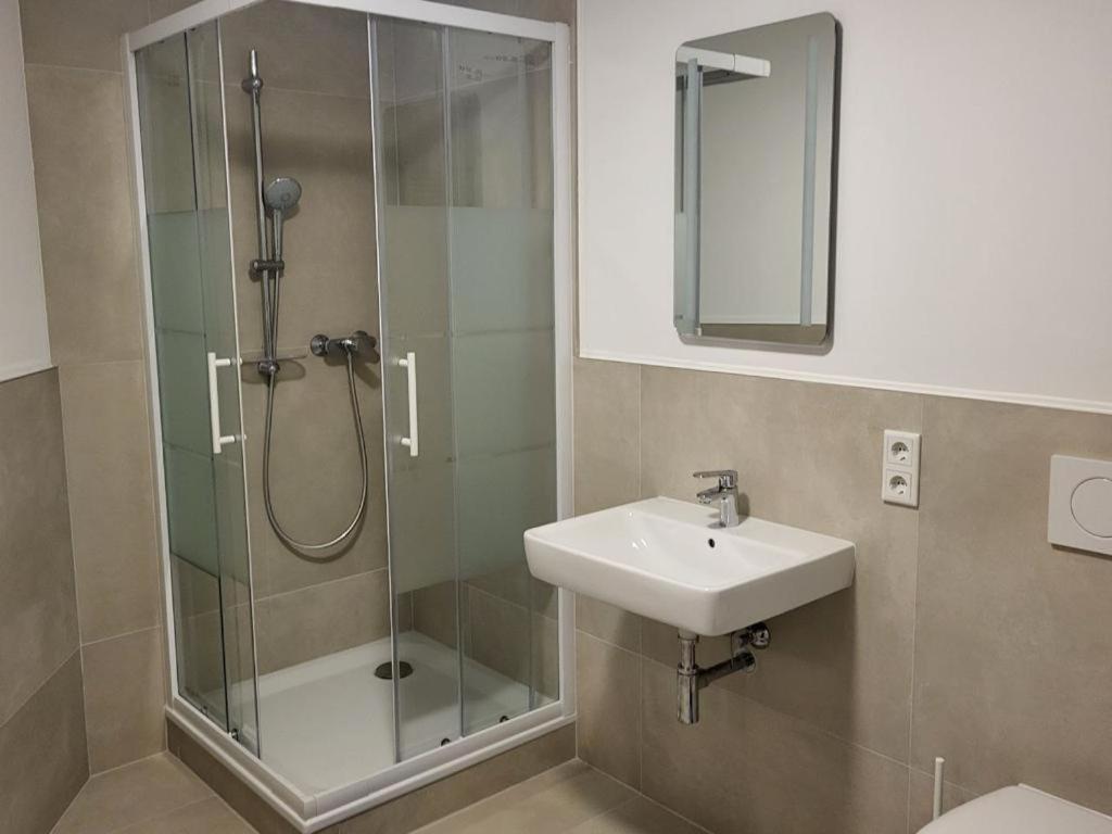 Monteurzimmer Mit Zwei Einzelnen Betten In Einer 3Zi Wohnung Mit Kuche Und Bad Osnabrueck Exterior photo